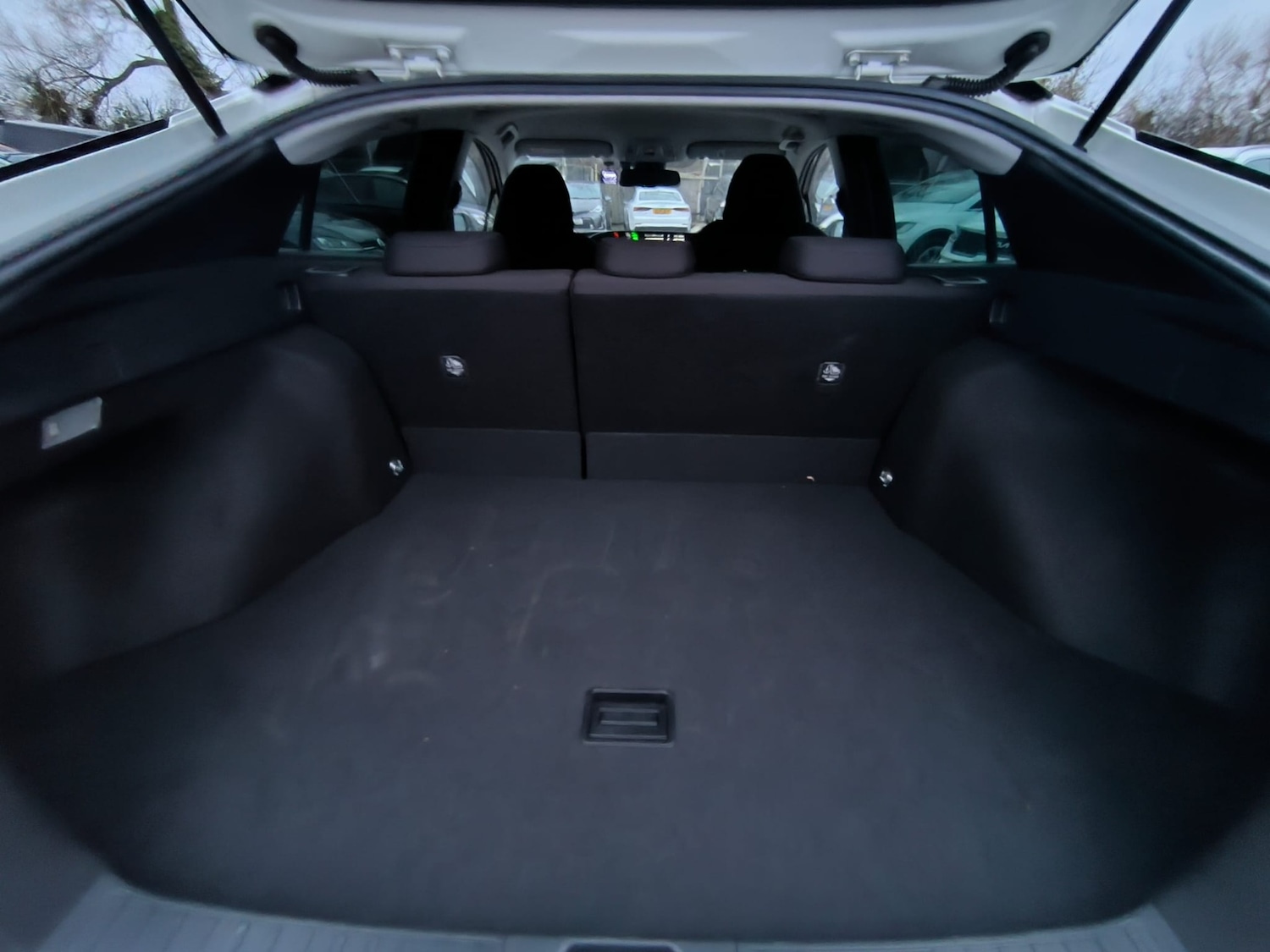 Used Toyota Prius 2019 for sale - 77125497: Photo 28