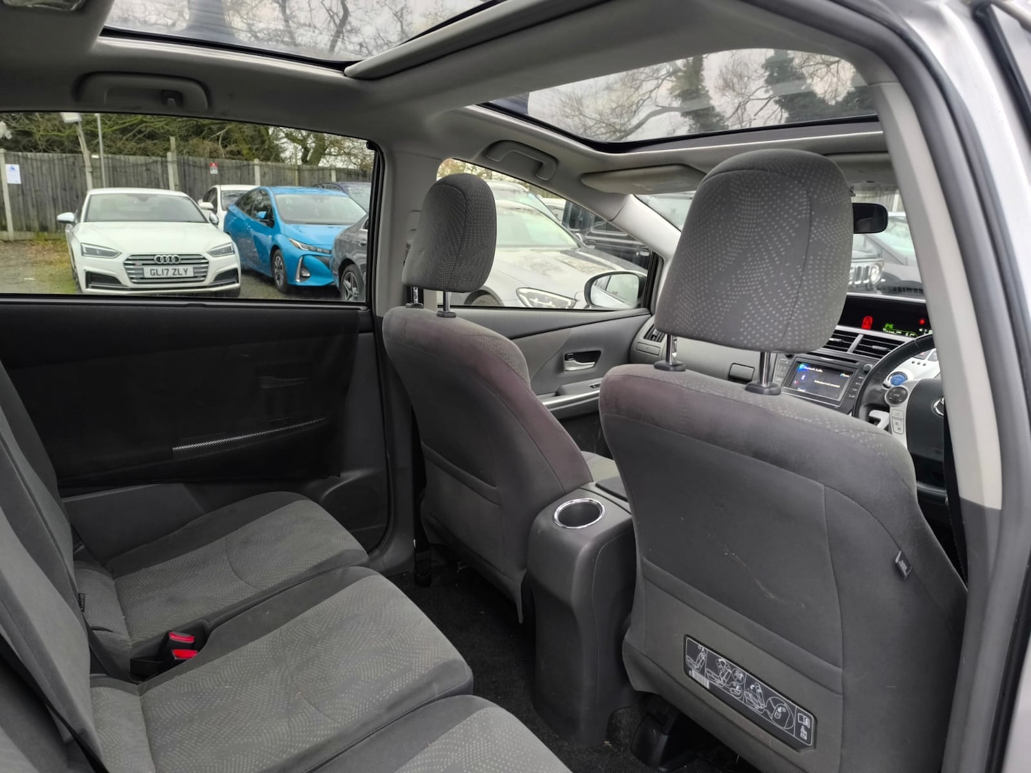 Used Toyota Prius+ 2012 for sale - 77461626: Photo 12