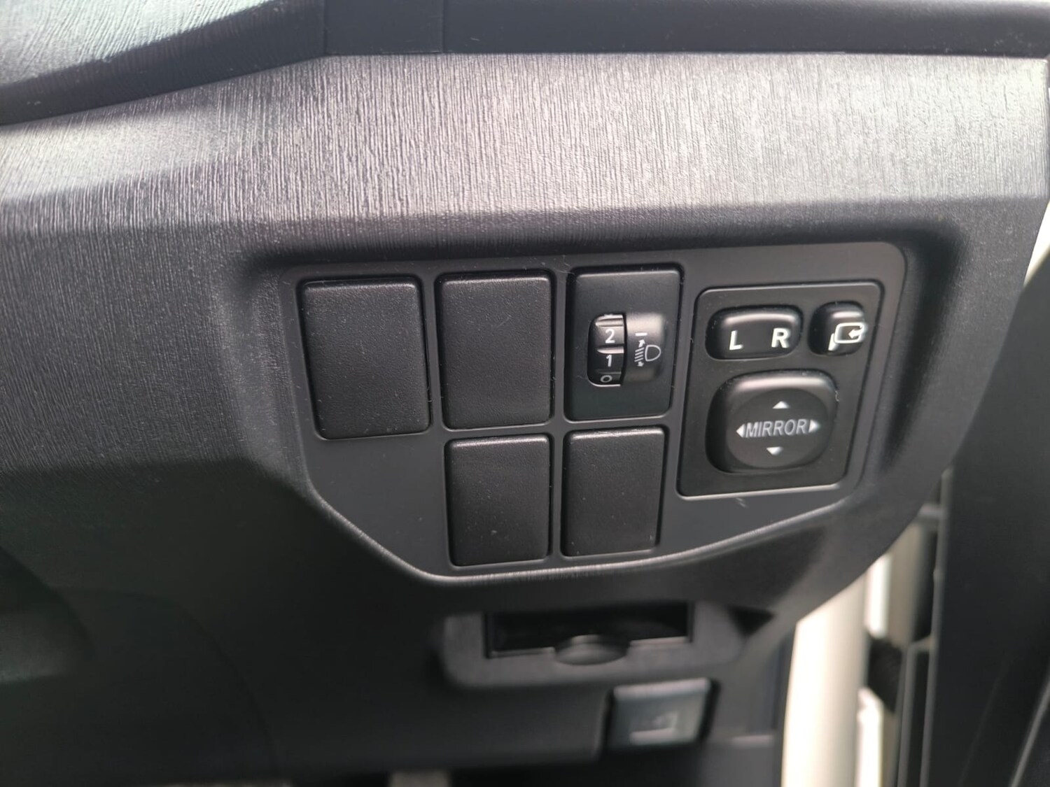 Used Toyota Prius 2015 for sale - 78150042: Photo 25