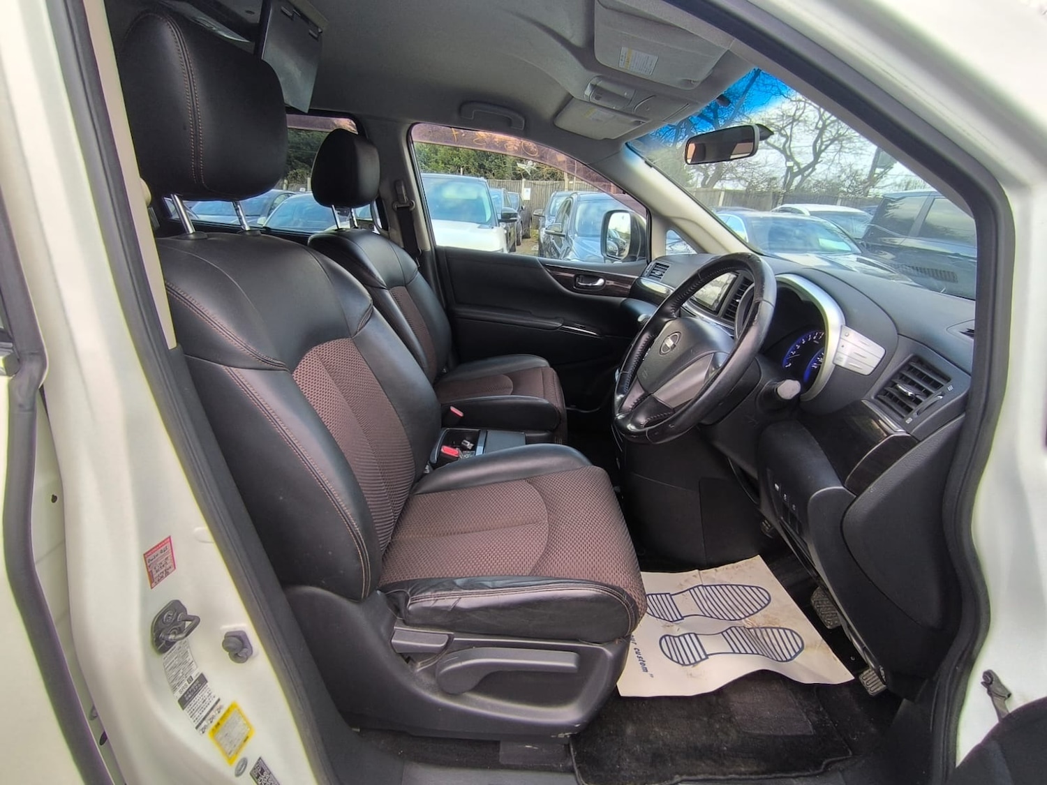 Used Nissan Elgrand 2012 for sale - 78143781: Photo 8