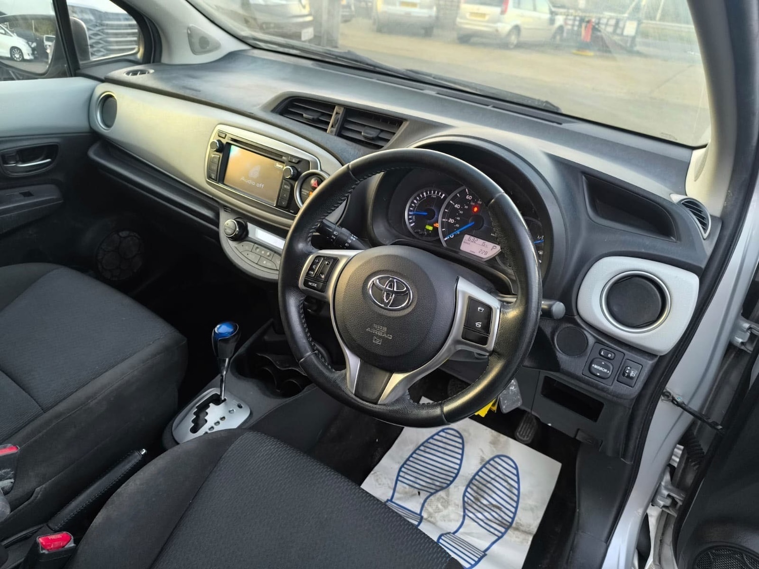 Used Toyota Yaris 2013 for sale - 76363515: Photo 10