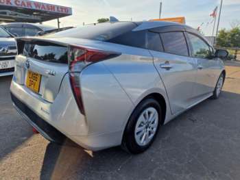 Used Toyota Prius 2016 for sale - 74261520: Photo