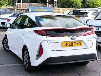 Used Toyota Prius 2020 for sale - 79252090: Photo