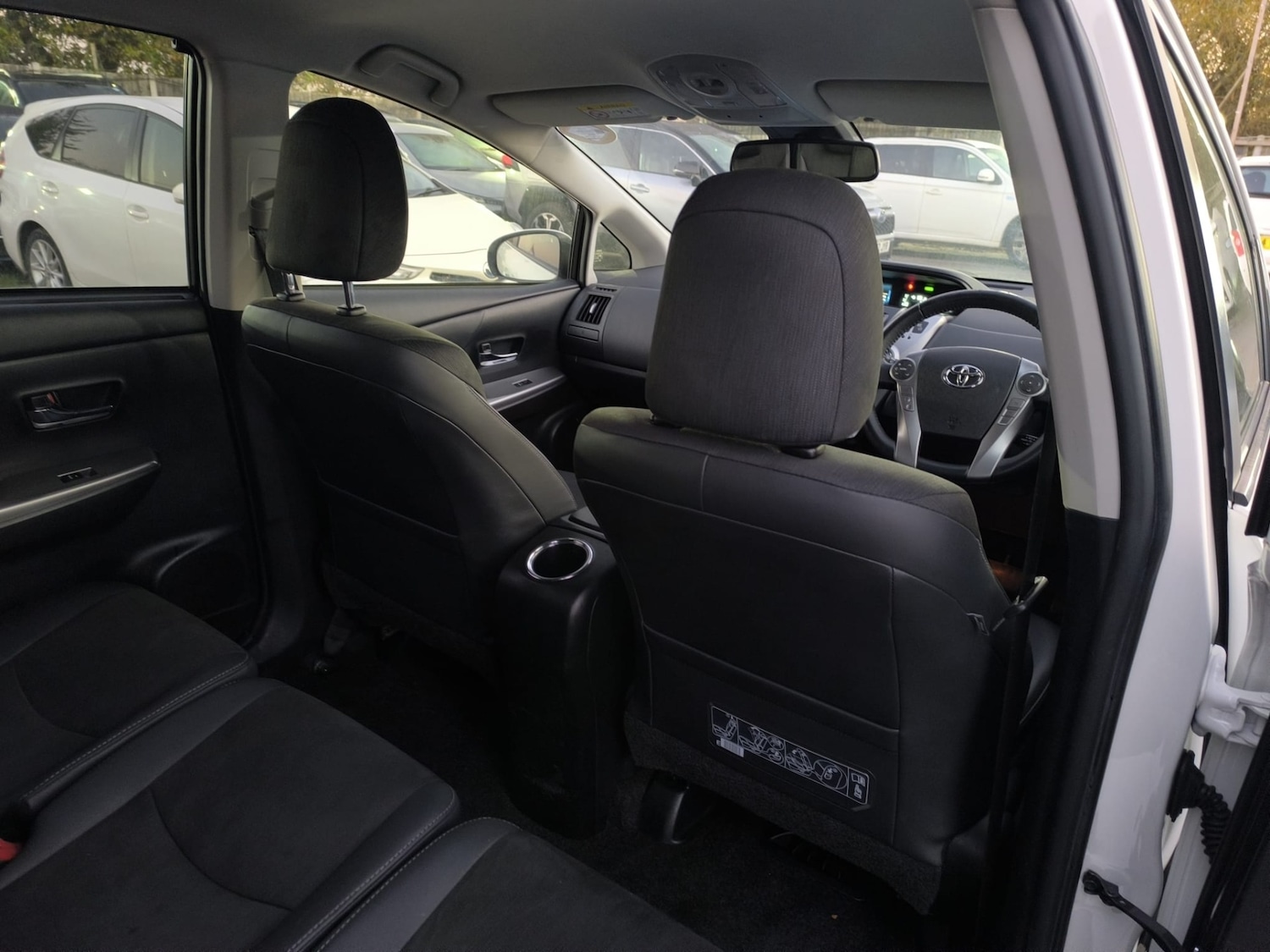 Used Toyota Prius+ 2019 for sale - 76611731: Photo 12