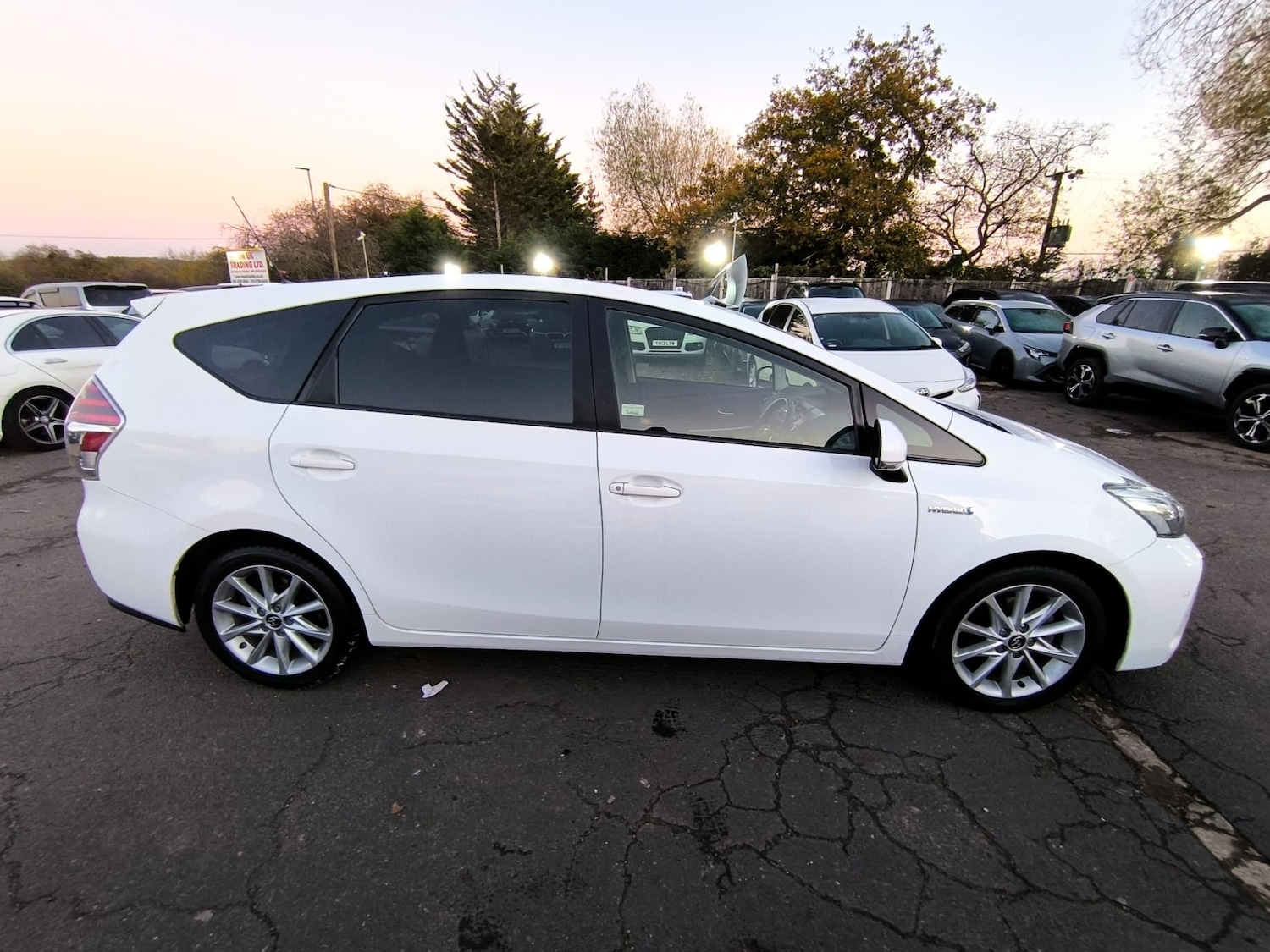 Used Toyota Prius+ 2019 for sale - 76611731: Photo 6