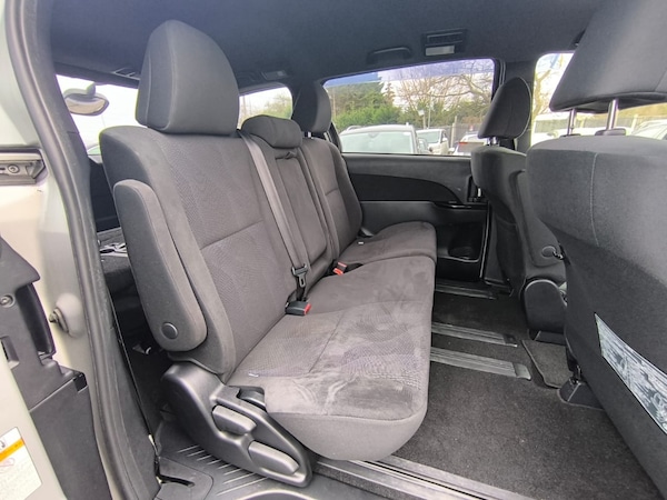 Used Toyota Estima 2018 for sale - 73276325: Photo 11