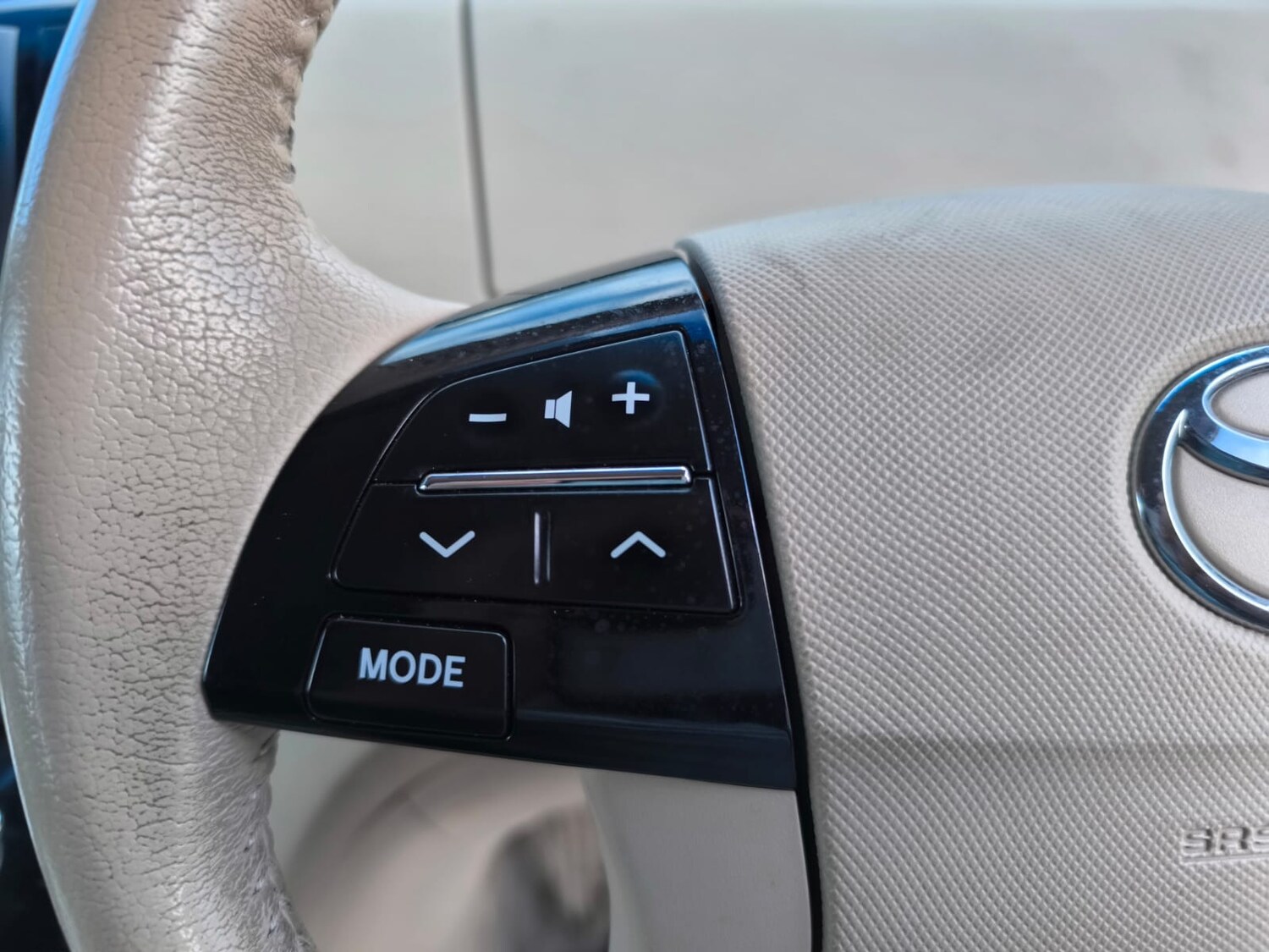 Used Toyota Estima 2013 for sale - 77676098: Photo 17