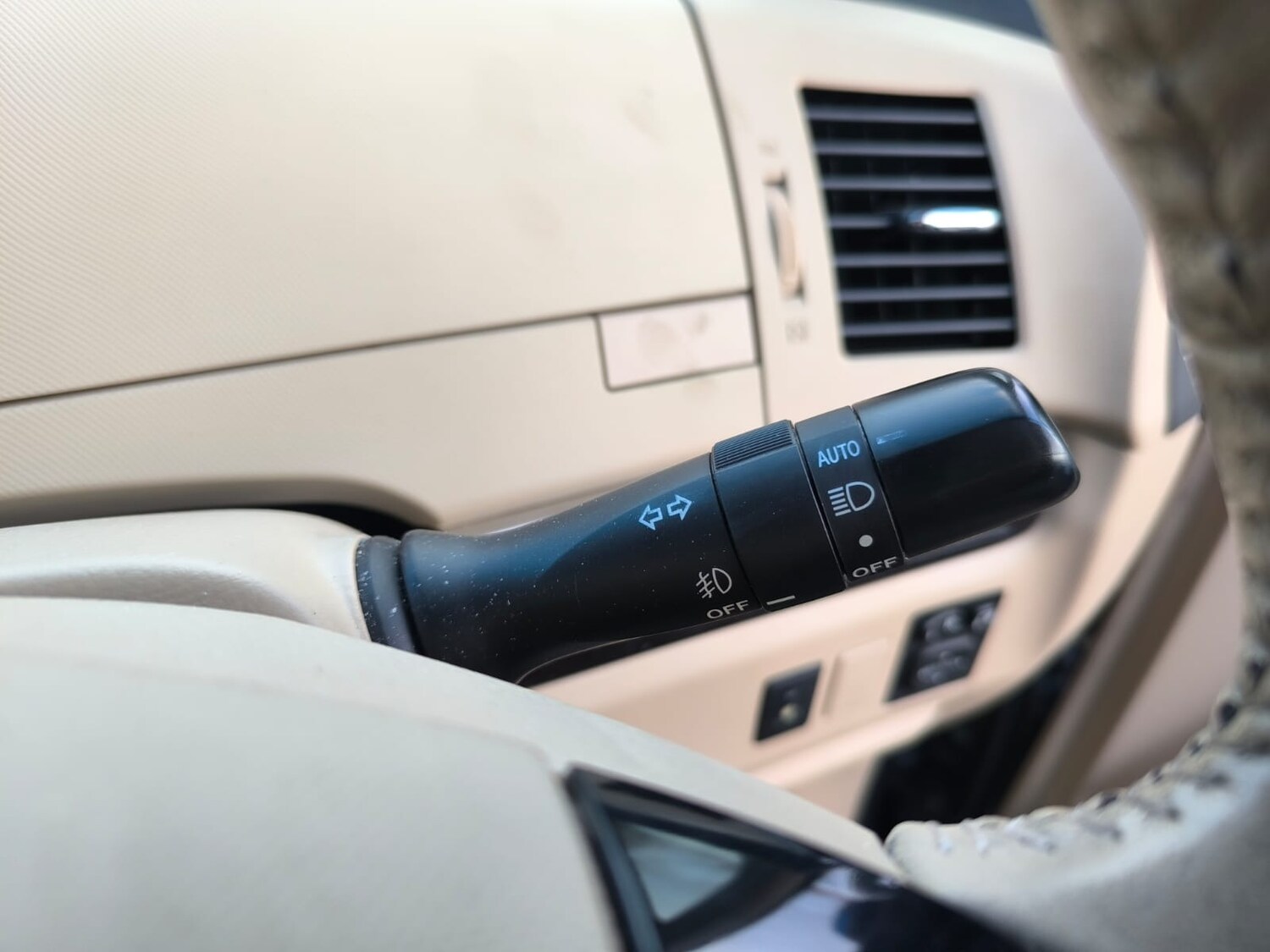 Used Toyota Estima 2013 for sale - 77676098: Photo 24