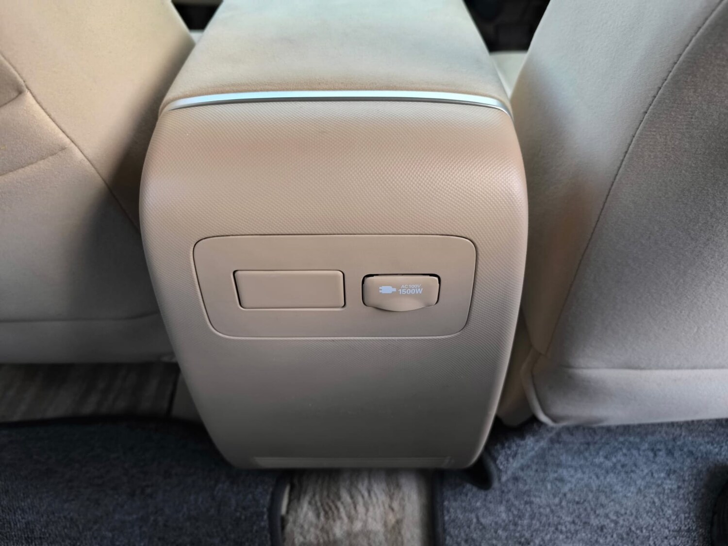 Used Toyota Estima 2013 for sale - 77676098: Photo 25