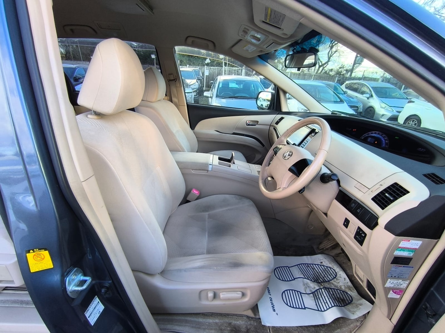 Used Toyota Estima 2013 for sale - 77676098: Photo 9