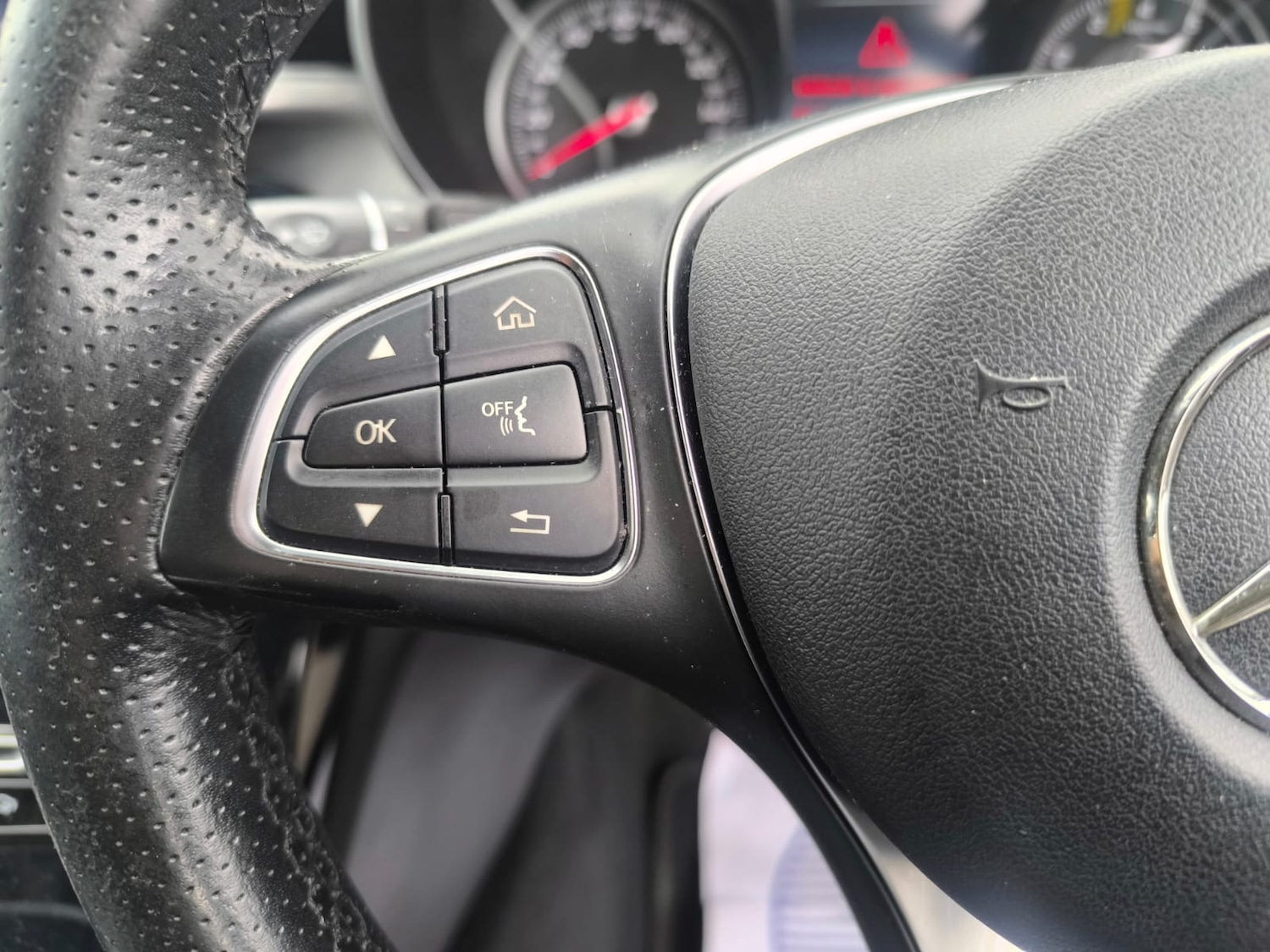 Used Mercedes-Benz C Class 2017 for sale - 76309875: Photo 16