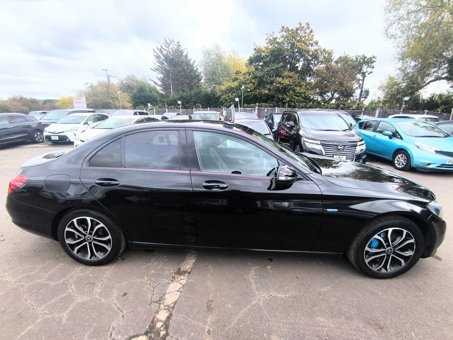 Used Mercedes-Benz C Class 2017 for sale - 76309875: Photo 6