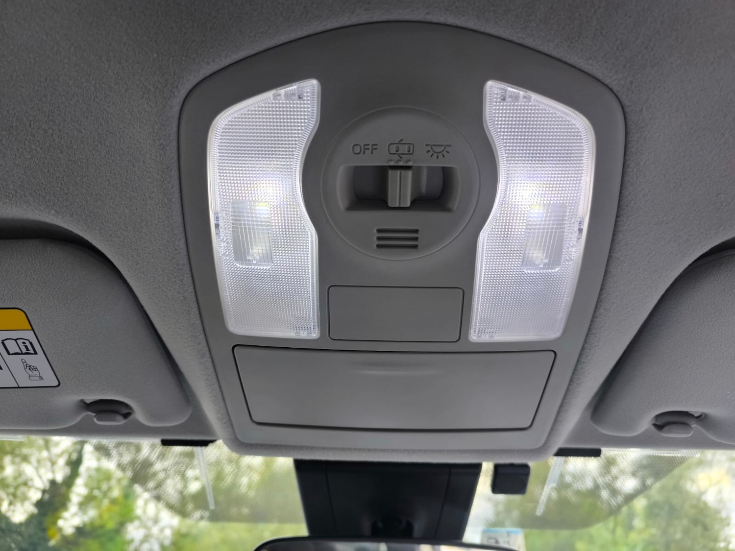 Used Toyota Prius+ 2019 for sale - 76450493: Photo 24