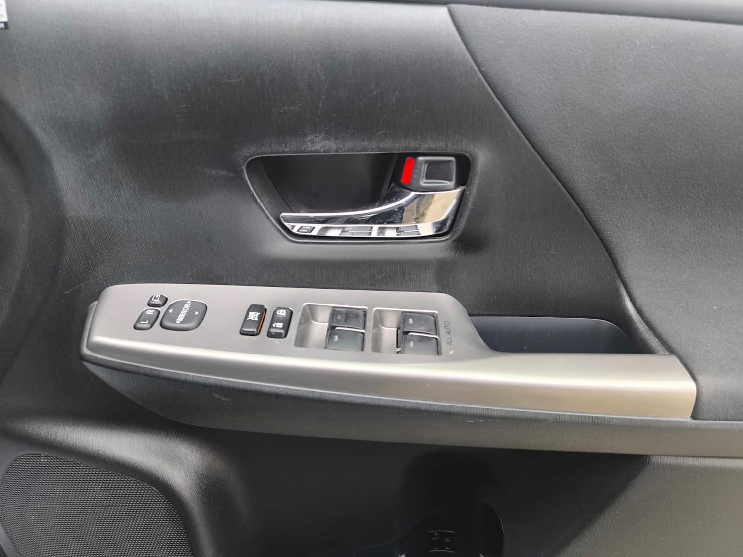 Used Toyota Prius+ 2019 for sale - 76450493: Photo 26