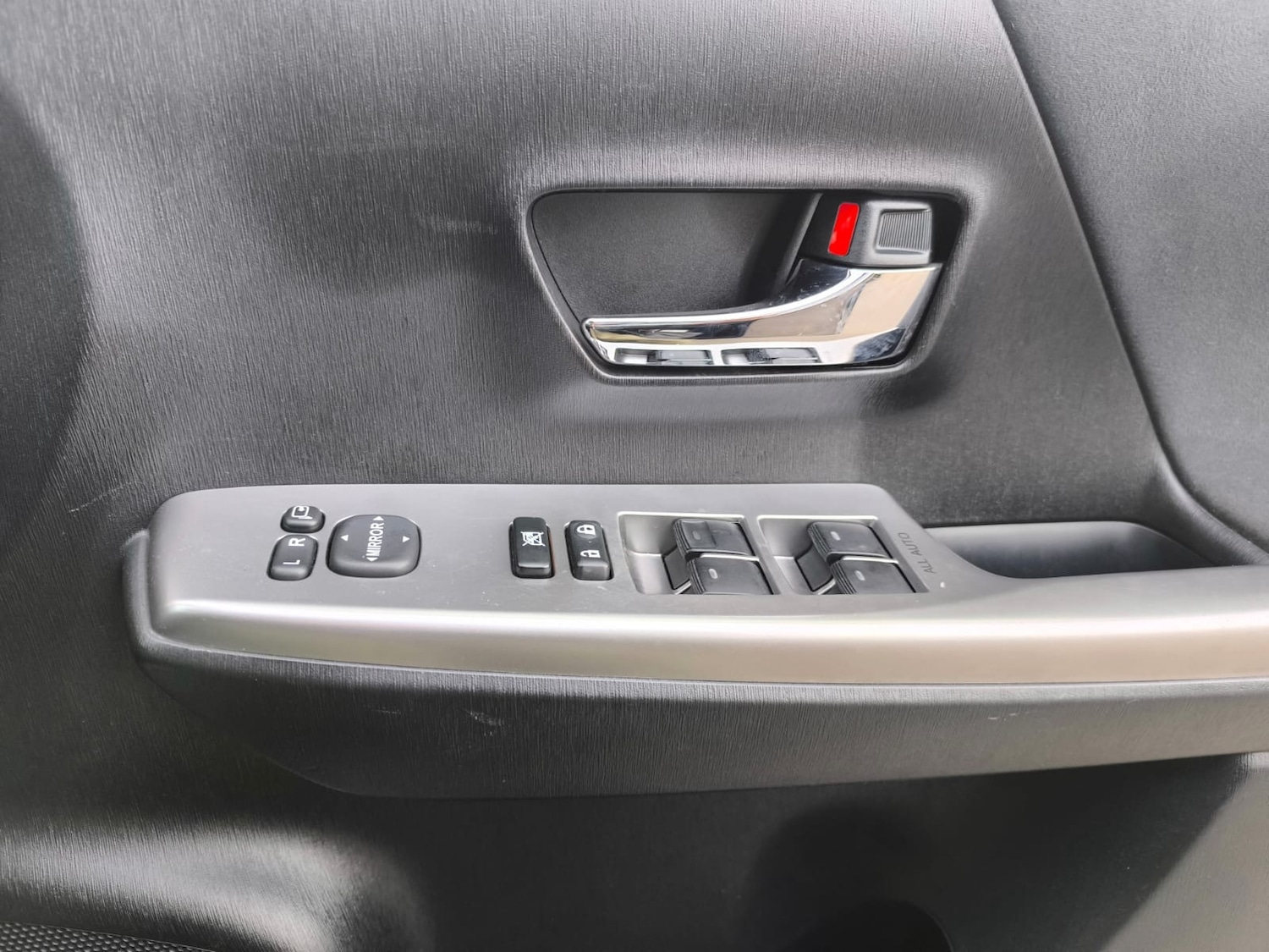 Used Toyota Prius+ 2019 for sale - 76450493: Photo 27