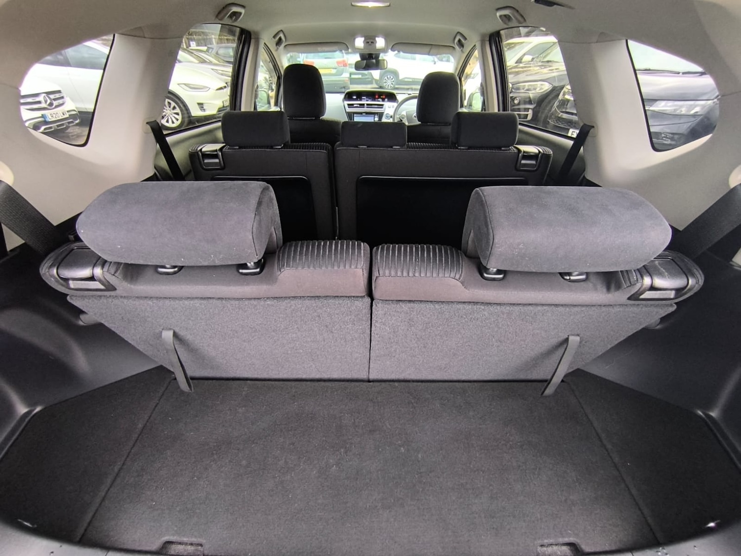 Used Toyota Prius+ 2019 for sale - 76450493: Photo 28