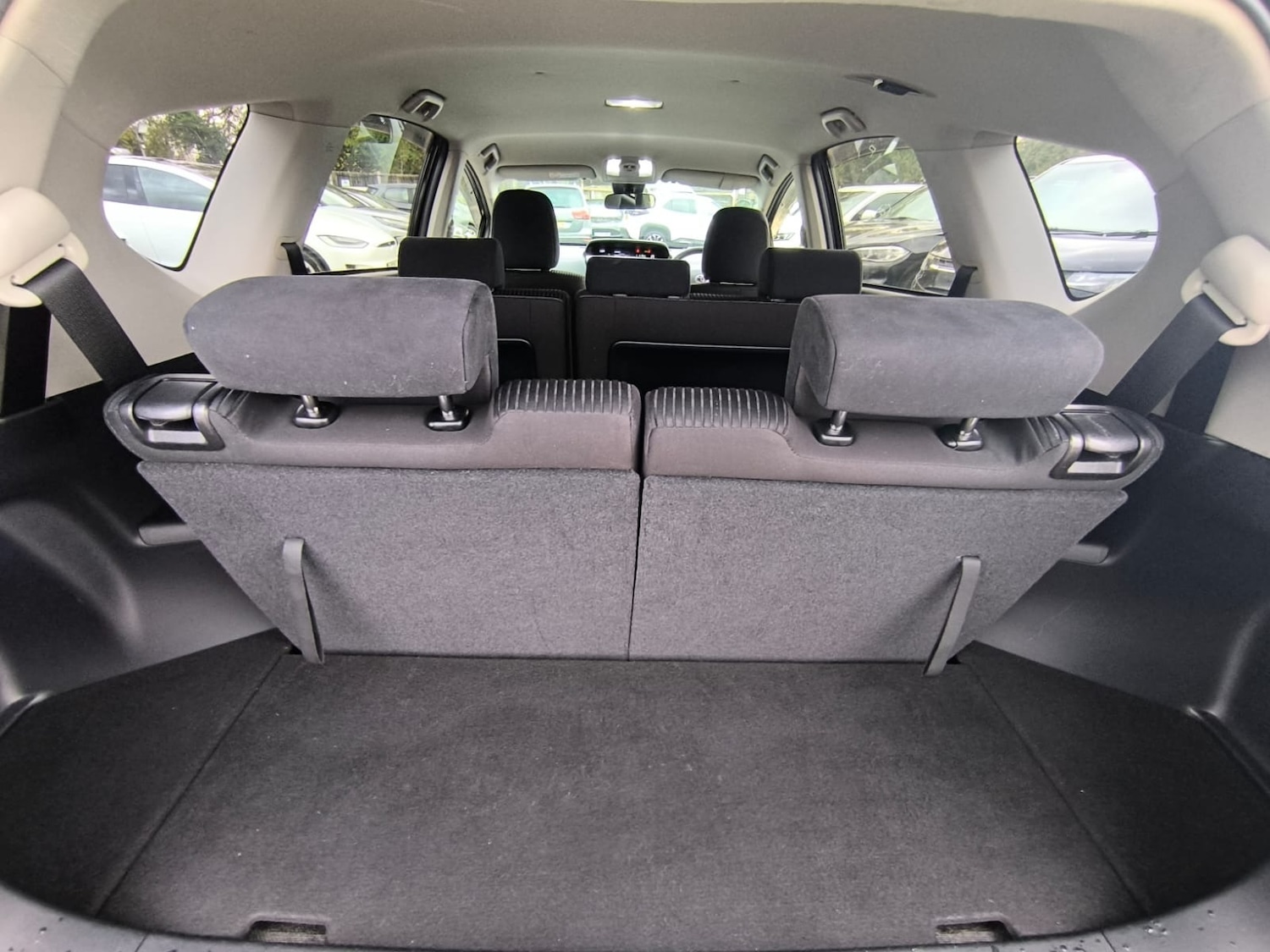 Used Toyota Prius+ 2019 for sale - 76450493: Photo 29