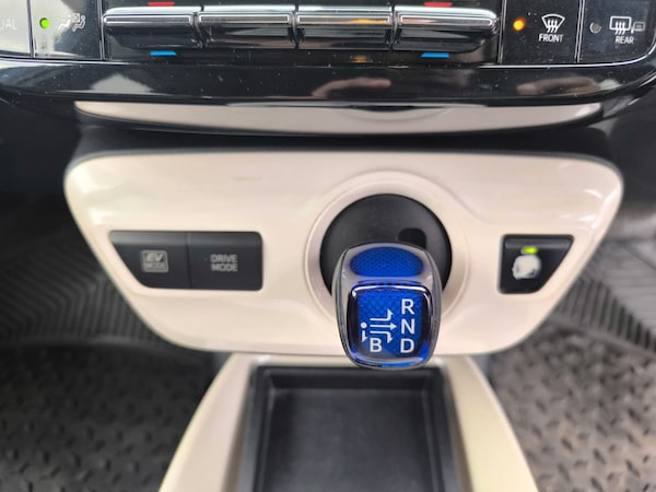 Used Toyota Prius 2016 for sale - 75407858: Photo 22