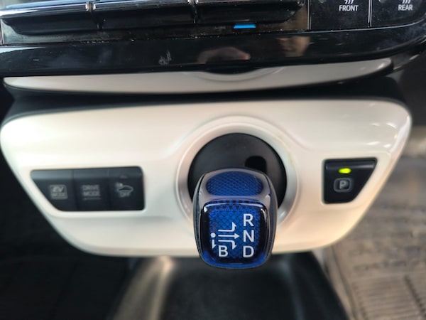 Used Toyota Prius 2016 for sale - 74624103: Photo 23