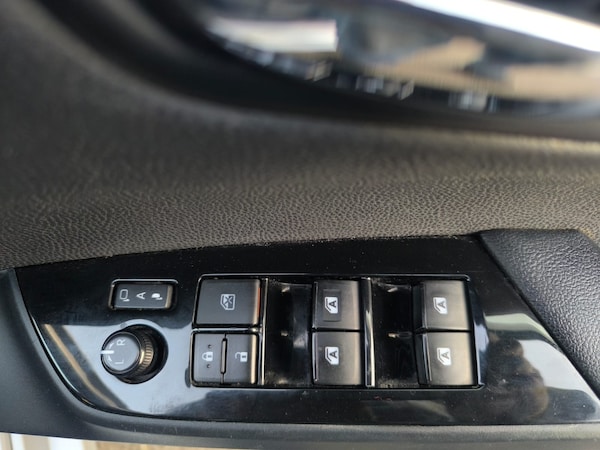 Used Toyota Prius 2016 for sale - 74624103: Photo 33