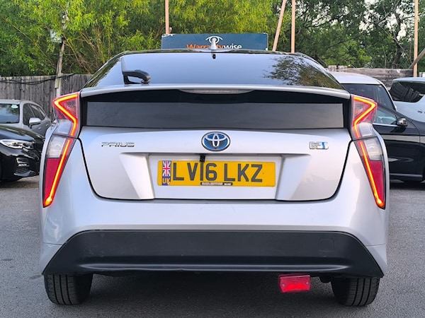 Used Toyota Prius 2016 for sale - 74624103: Photo 9