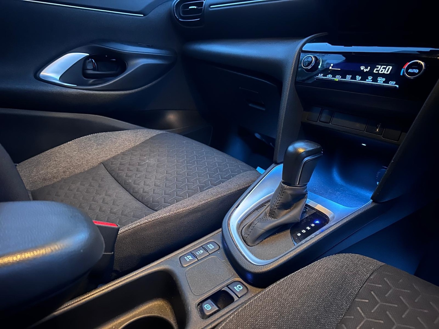 Used Toyota Yaris Cross 2022 for sale - 76449871: Photo 33