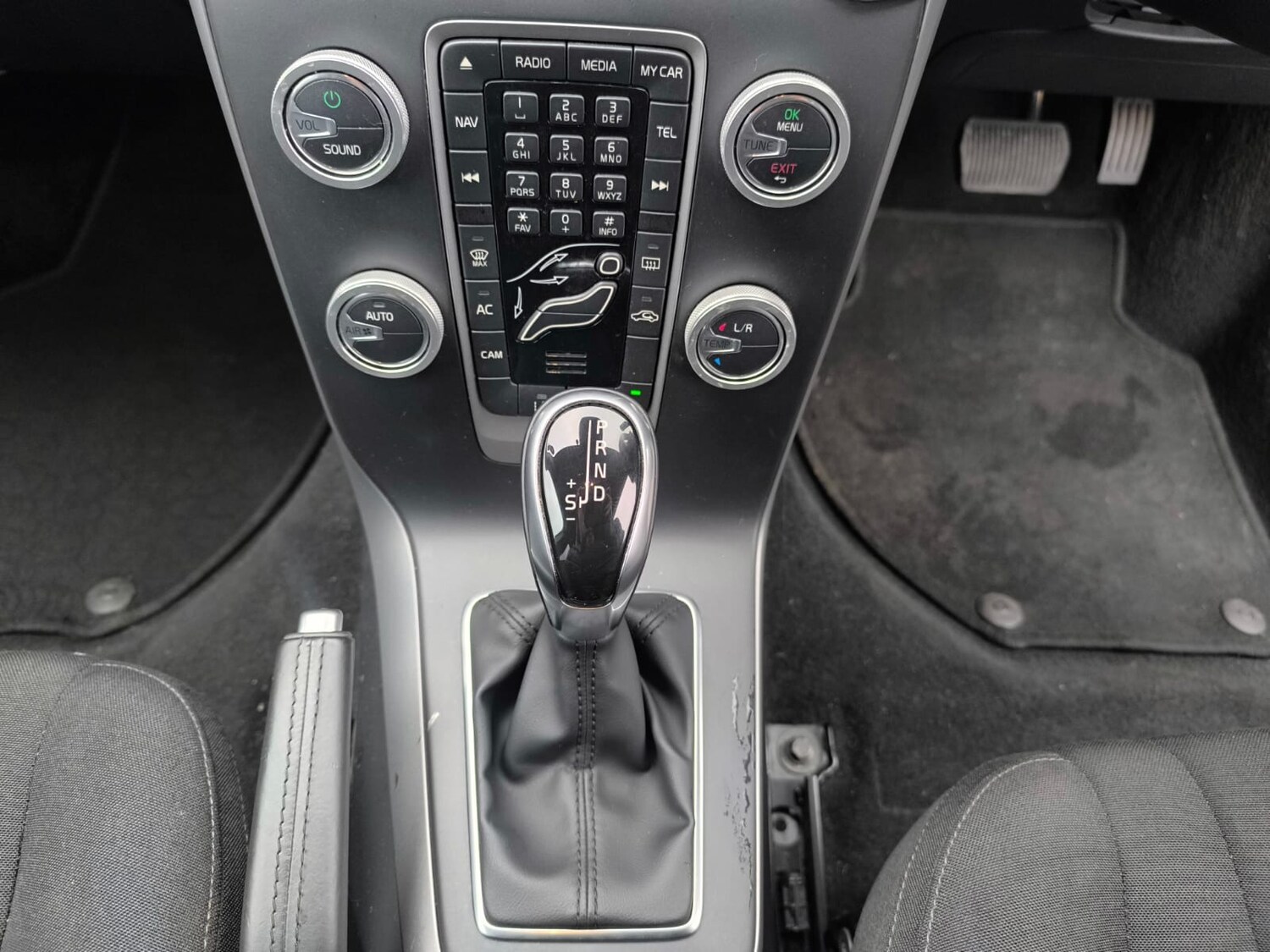 Used Volvo V40 2014 for sale - 77567661: Photo 18