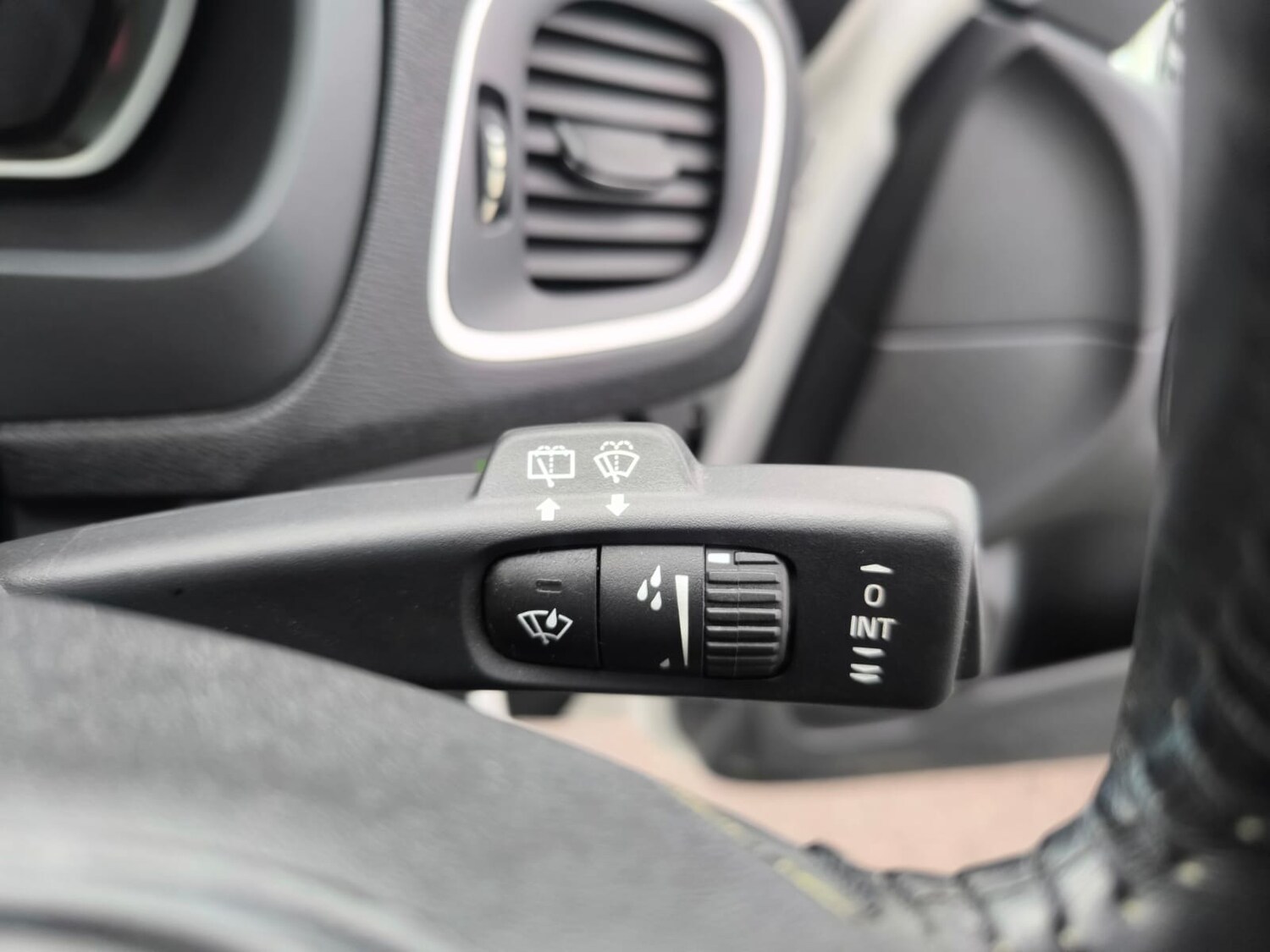 Used Volvo V40 2014 for sale - 77567661: Photo 22