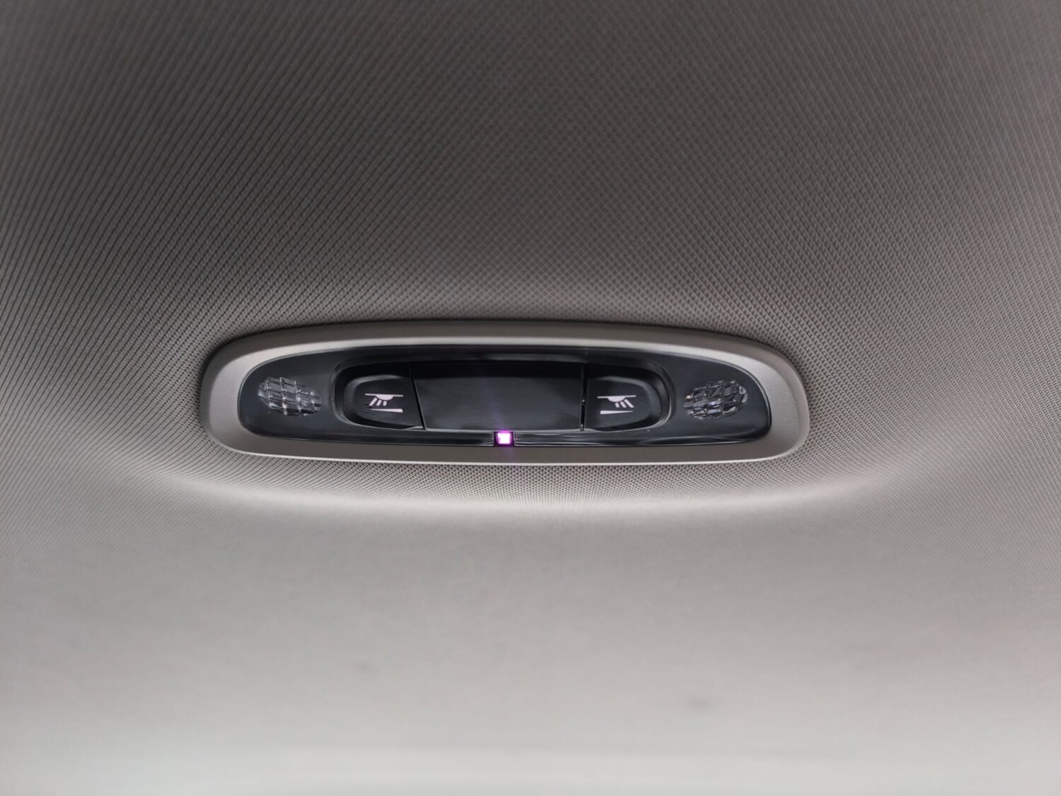 Used Volvo V40 2014 for sale - 77567661: Photo 25