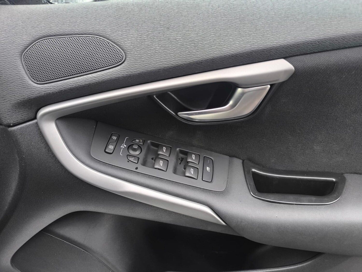 Used Volvo V40 2014 for sale - 77567661: Photo 31