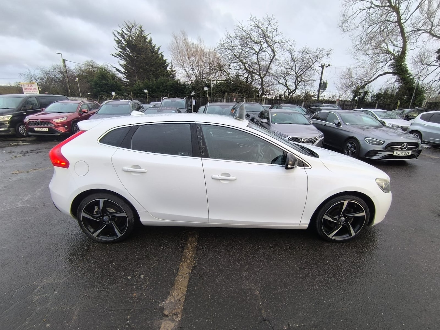 Used Volvo V40 2014 for sale - 77567661: Photo 5