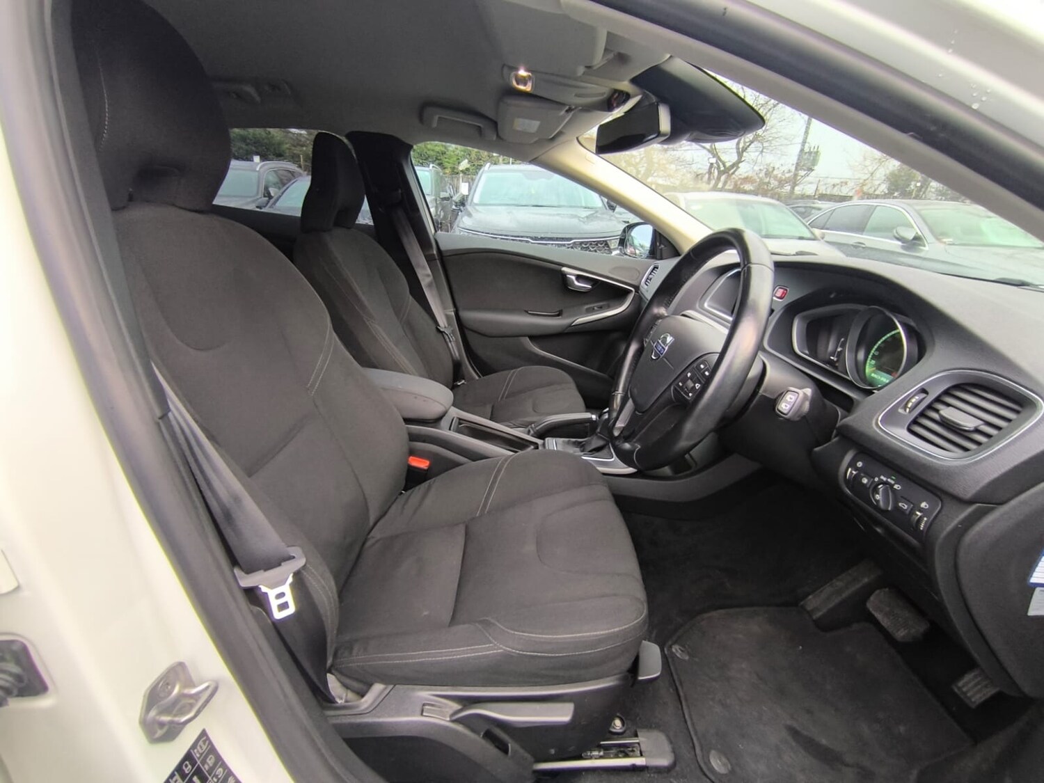 Used Volvo V40 2014 for sale - 77567661: Photo 9