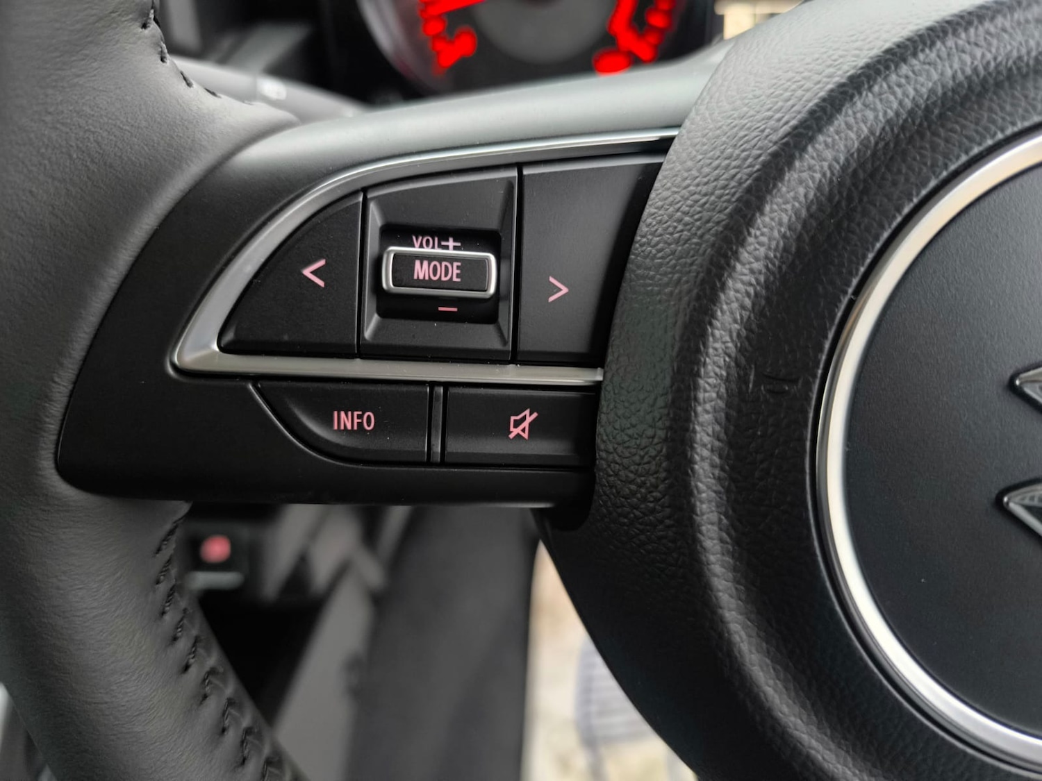 Used Suzuki Jimny 2025 for sale - 76027332: Photo 15