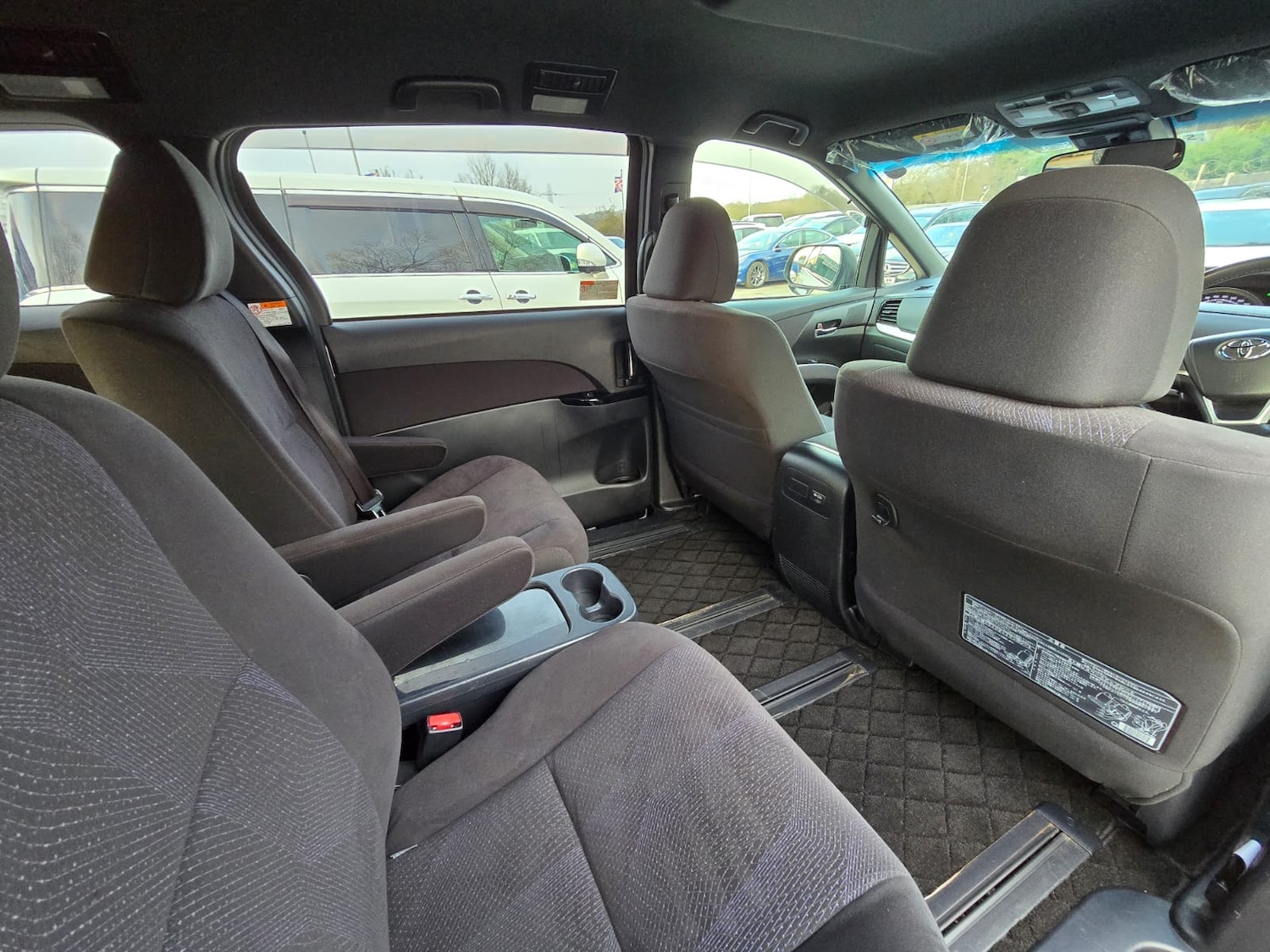 Used Toyota Estima 2017 for sale - 77946145: Photo 12