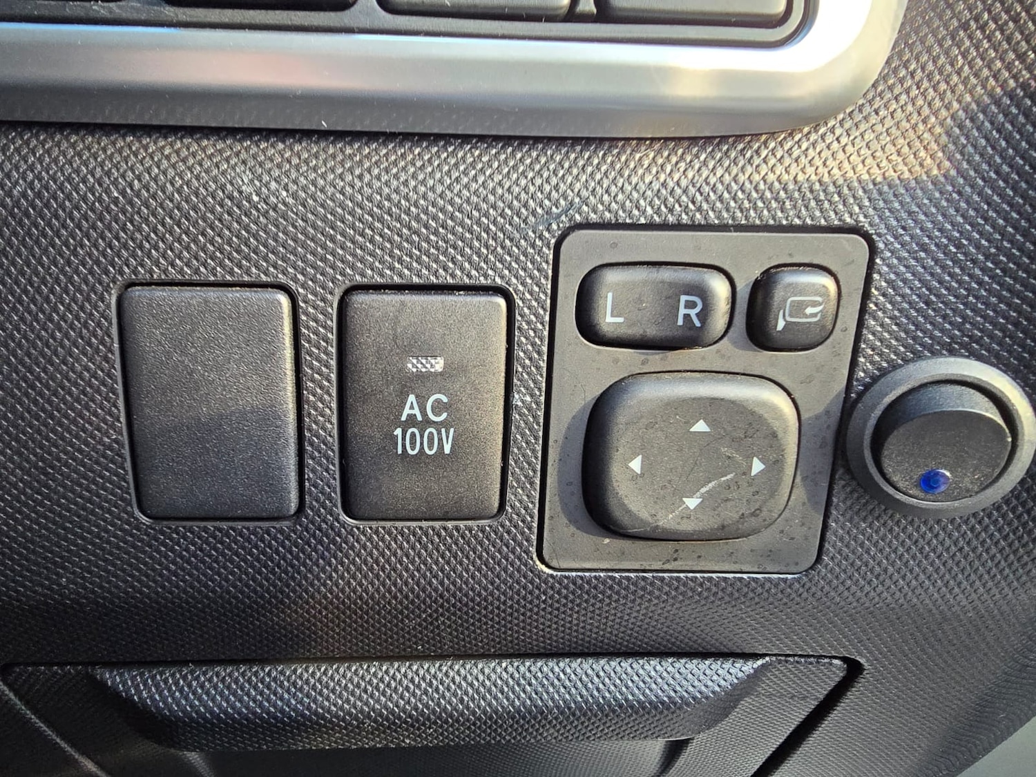 Used Toyota Estima 2017 for sale - 77946145: Photo 24