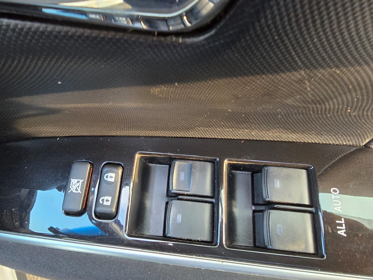 Used Toyota Estima 2017 for sale - 77946145: Photo 26