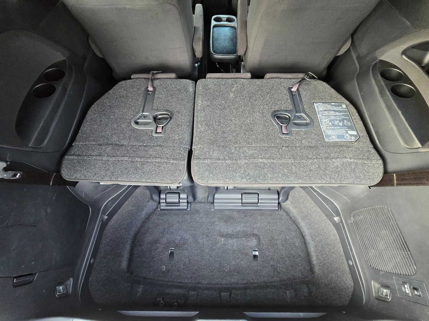 Used Toyota Estima 2017 for sale - 77946145: Photo 29