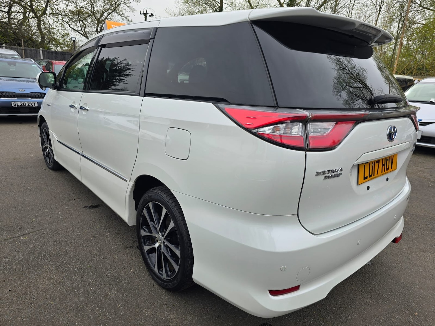 Used Toyota Estima 2017 for sale - 77946145: Photo 3