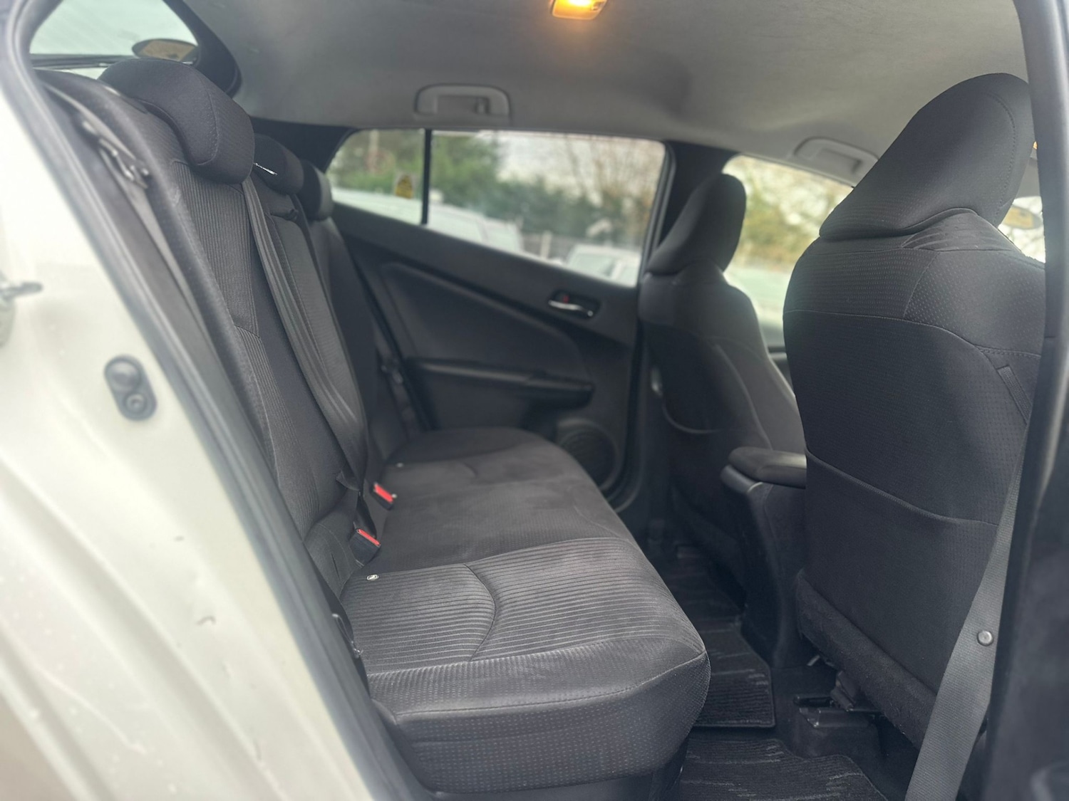 Used Toyota Prius 2017 for sale - 76906412: Photo 10