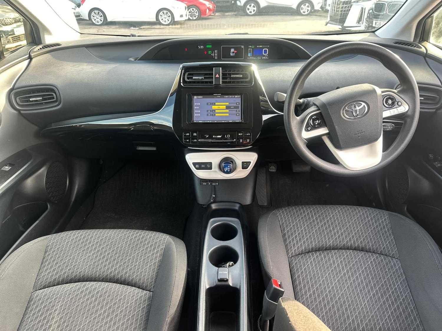 Used Toyota Prius 2018 for sale - 76128840: Photo 11
