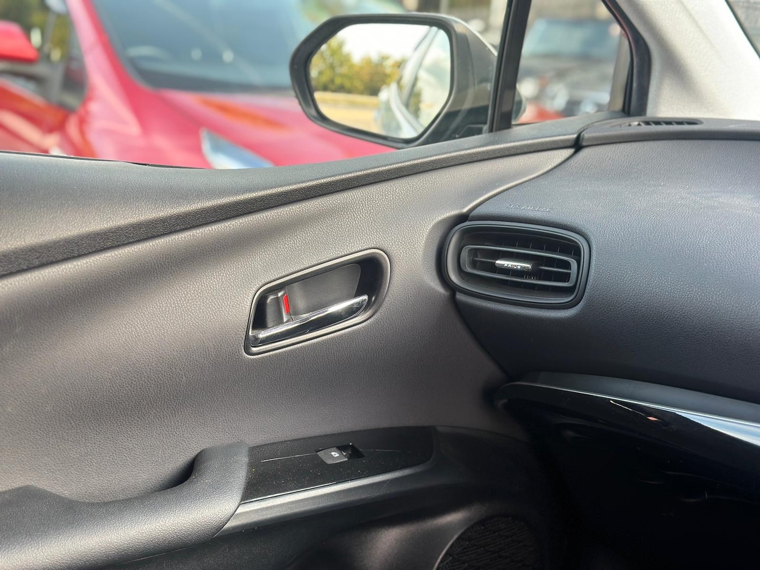 Used Toyota Prius 2018 for sale - 76128840: Photo 20