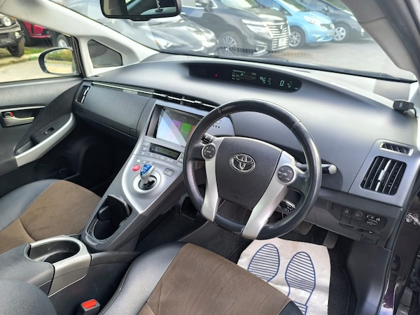 Used Toyota Prius 2015 for sale - 76288533: Photo 10