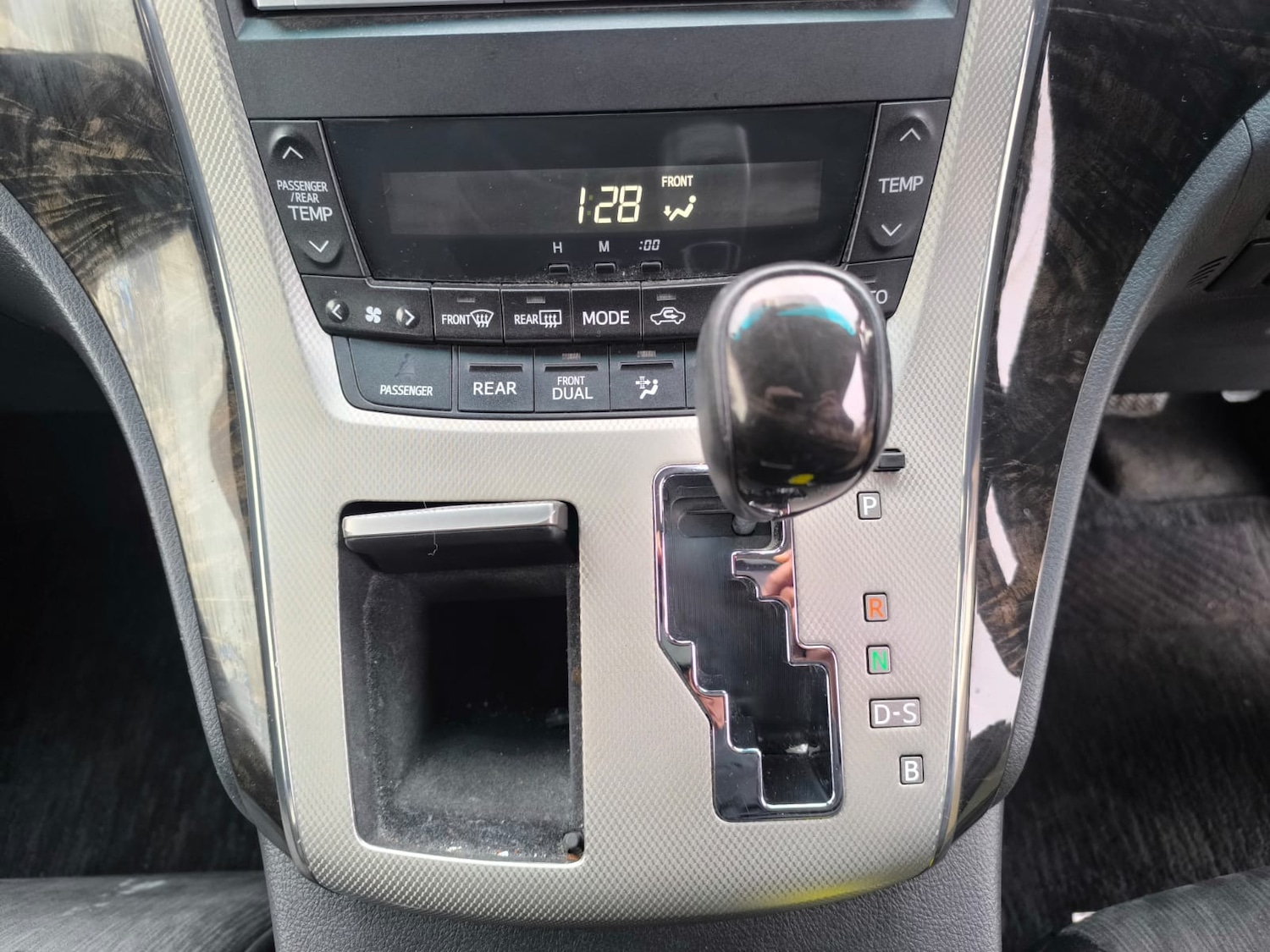 Used Toyota Alphard 2014 for sale - 77003286: Photo 20