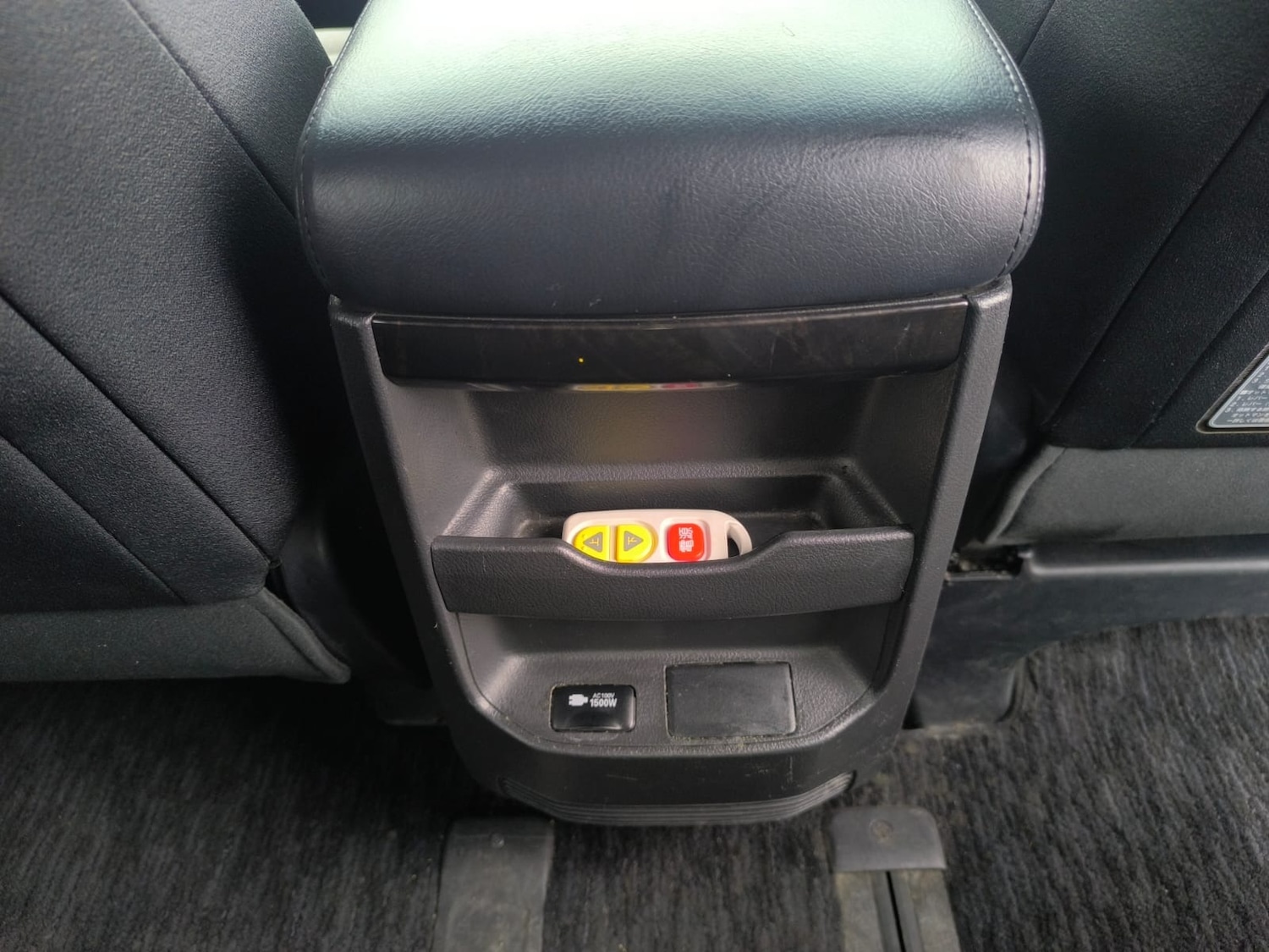 Used Toyota Alphard 2014 for sale - 77003286: Photo 33