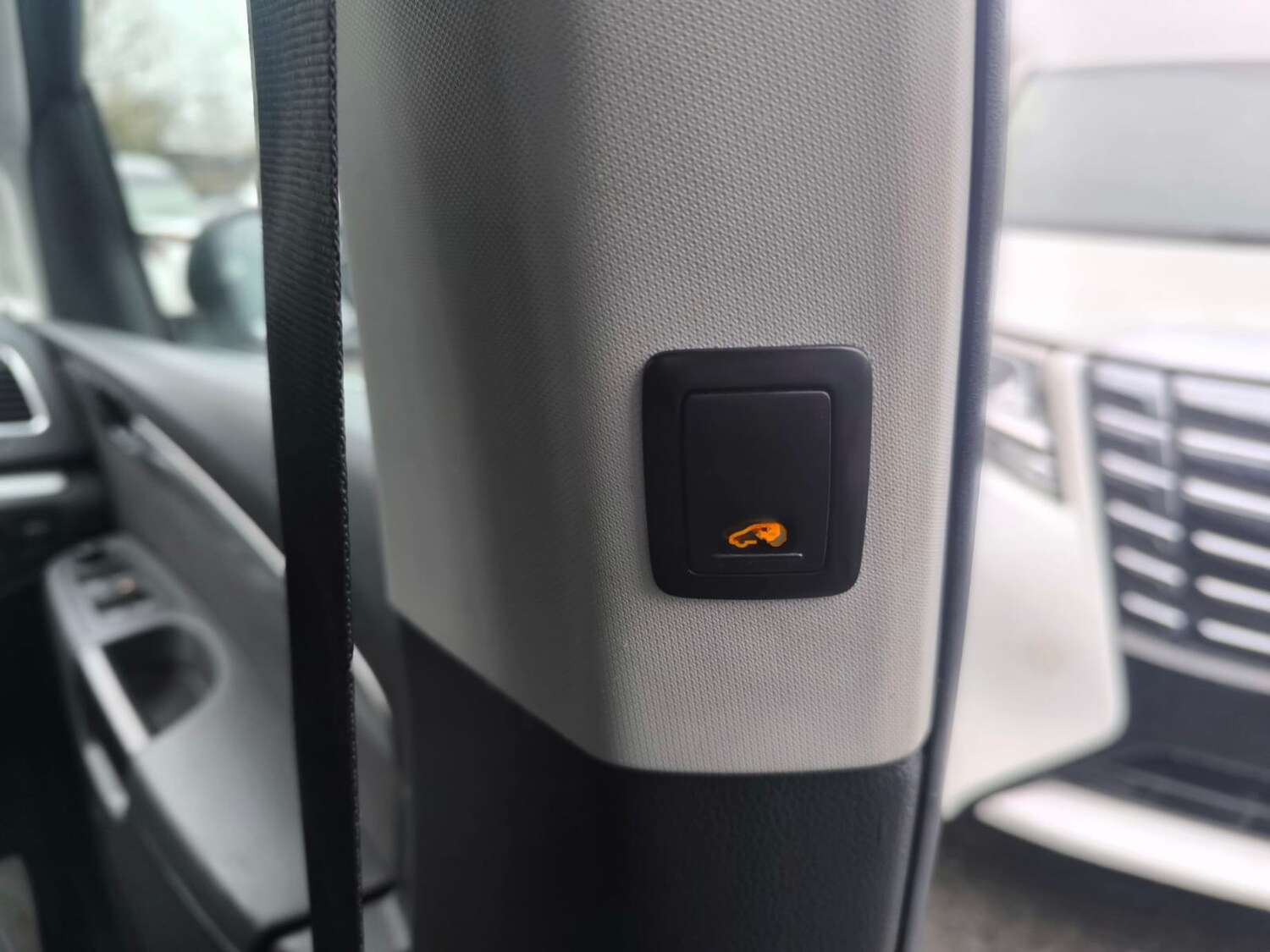 Used Volkswagen Sharan 2015 for sale - 77501558: Photo 31