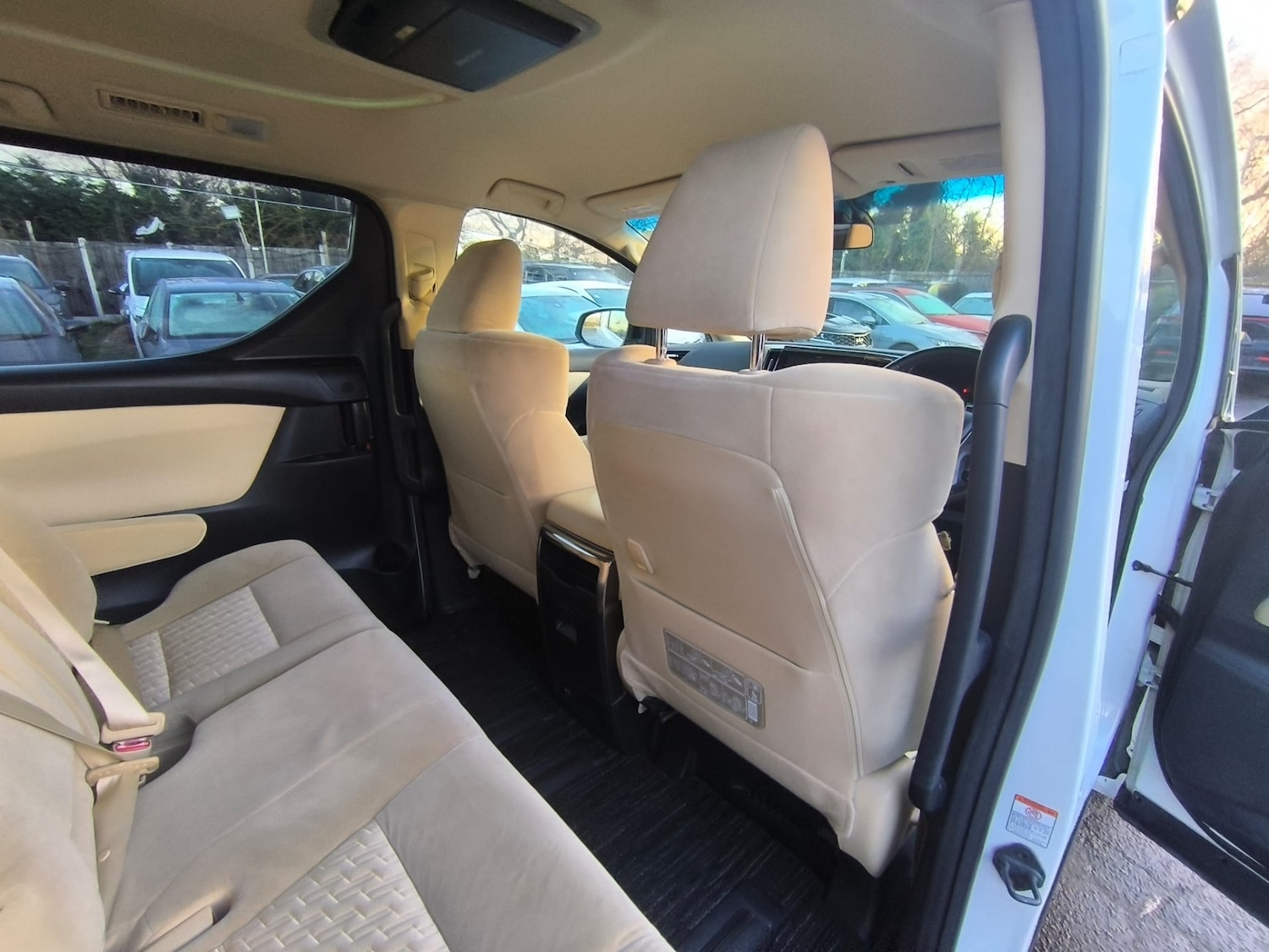 Used Toyota Alphard 2017 for sale - 77335700: Photo 12