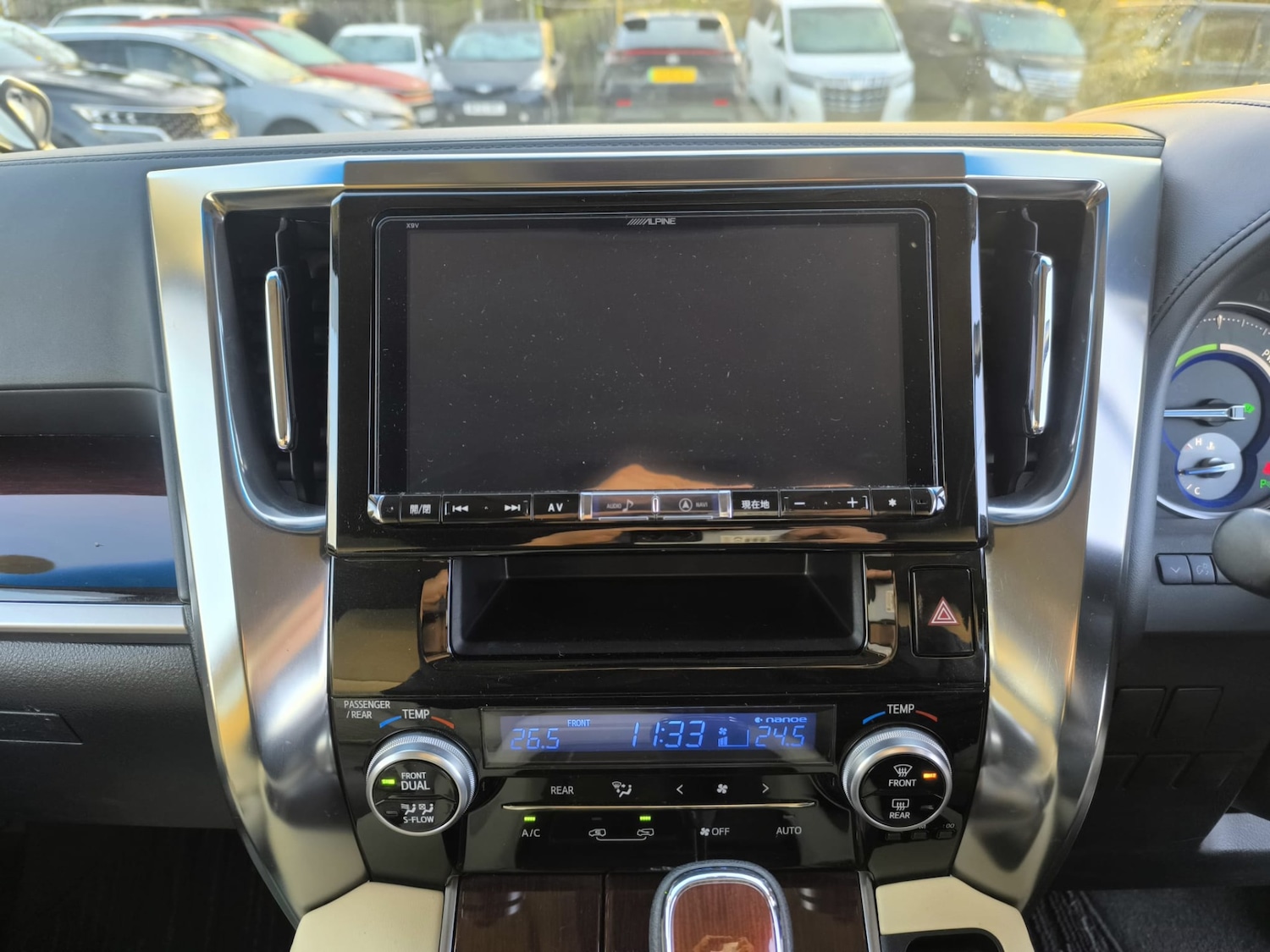 Used Toyota Alphard 2017 for sale - 77335700: Photo 25