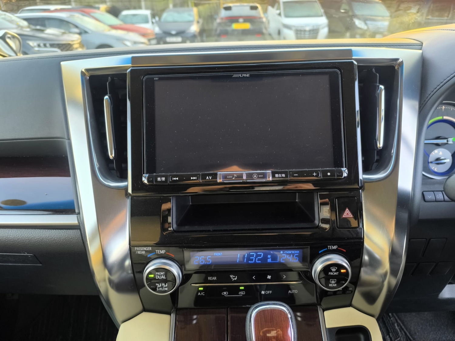 Used Toyota Alphard 2017 for sale - 77335700: Photo 26