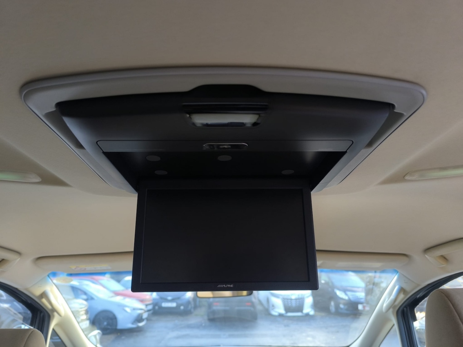 Used Toyota Alphard 2017 for sale - 77335700: Photo 30