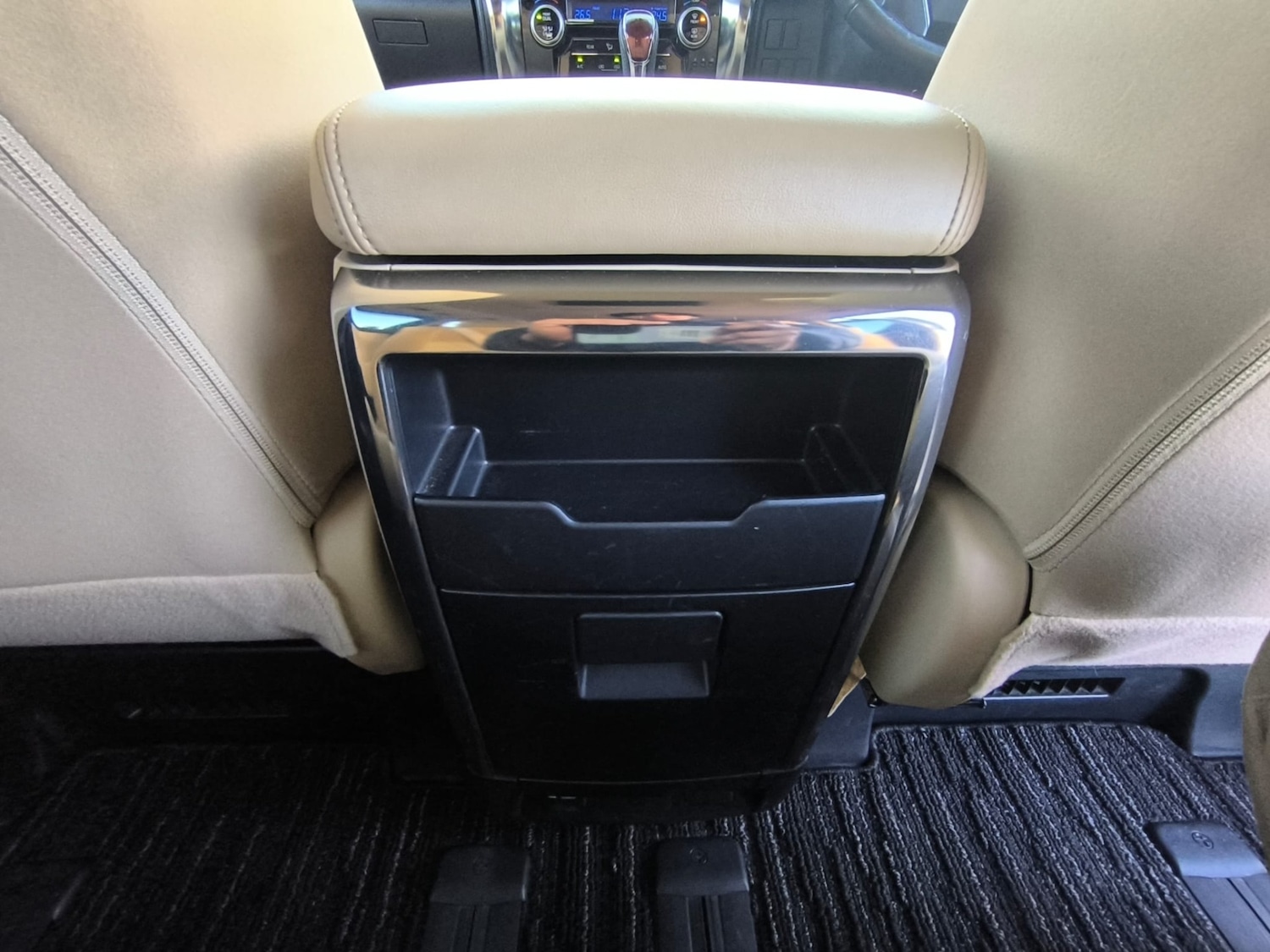 Used Toyota Alphard 2017 for sale - 77335700: Photo 33